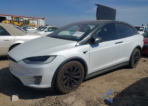 2019 Tesla Model X 100D/75D/Long Range/Standard Range z USA, uszkodzony, nr VIN 5YJXCDE26KF185019